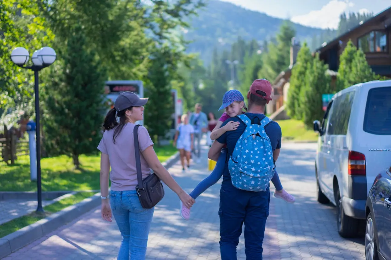 FAMILIES WHO WANT STRESS-FREE TRAVEL PLANNING